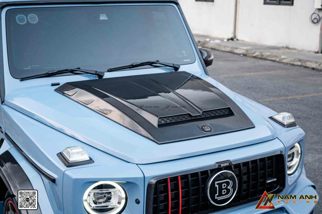 Cấu trúc capo cắt gọn tinh tế, đồng bộ cùng ngôn ngữ thiết kế siêu xe