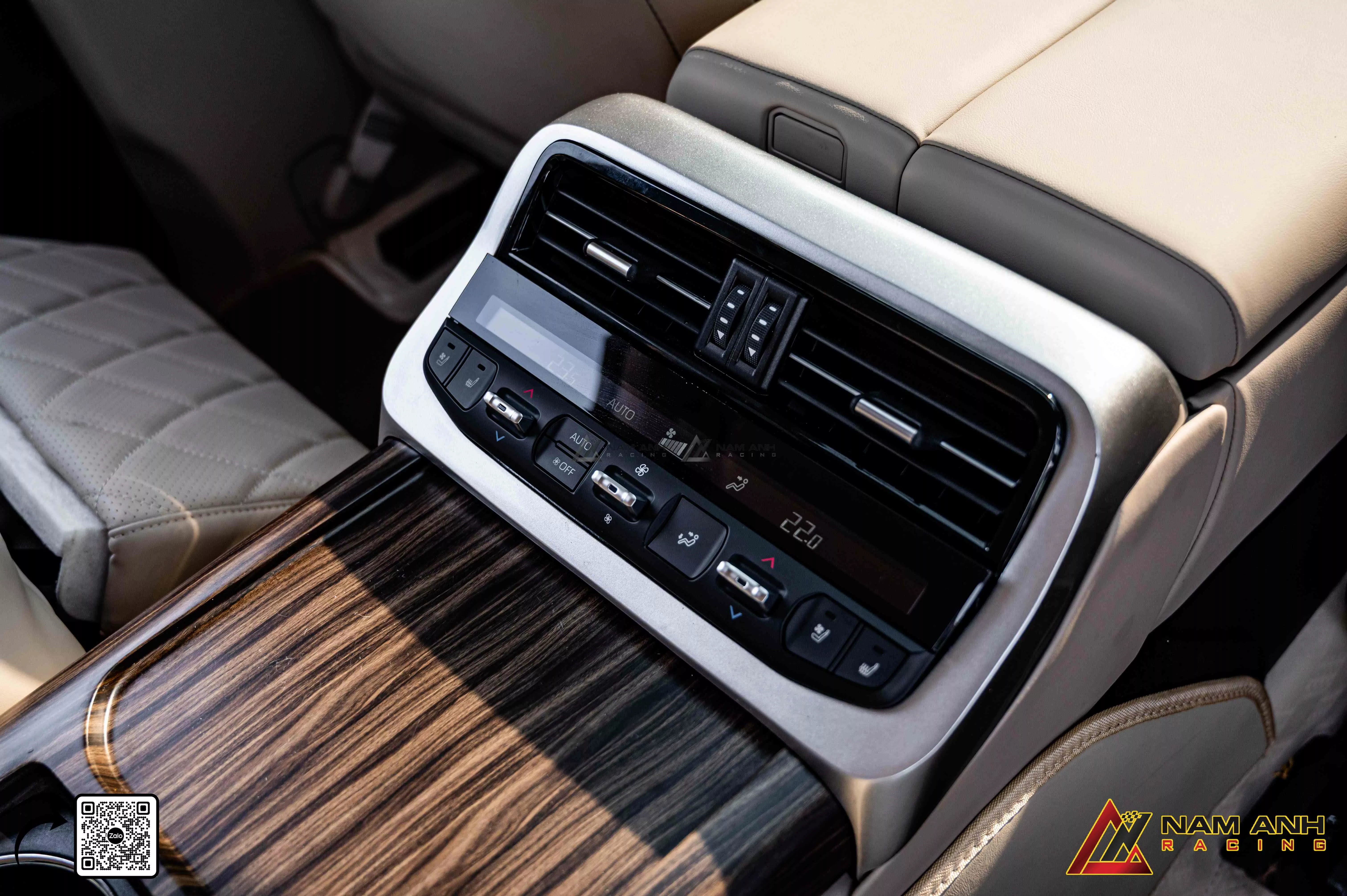 Ghế MBS VIP nâng khoang sau LC300 thành không gian hạng thương gia.