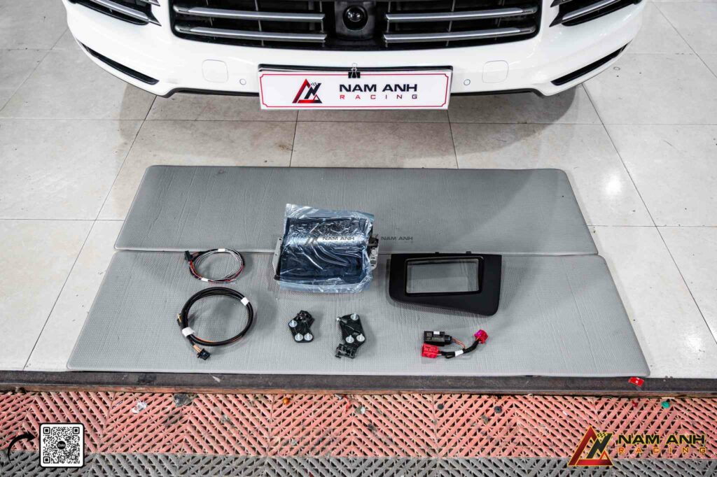 Hệ thống HUD giúp người lái kiểm soát hành trình dễ dàng mà không bị phân tâm