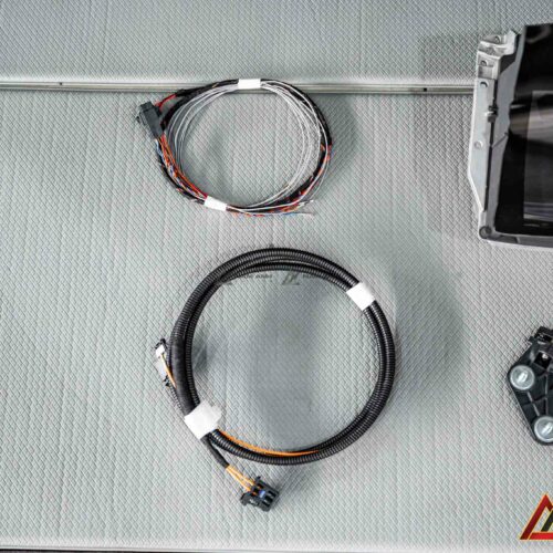 Hệ thống HUD tích hợp trên Porsche Cayenne 9Y0 giúp hiển thị thông tin ngay trong tầm mắt người lái