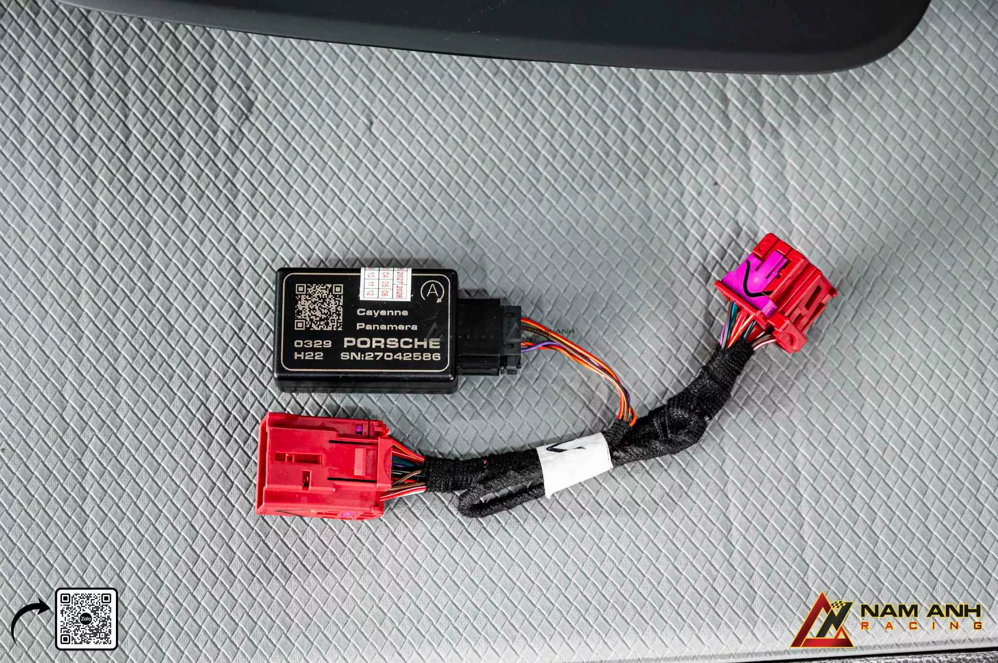 Cayenne 9Y0 nâng cấp HUD mang lại trải nghiệm lái hiện đại và trực quan hơn