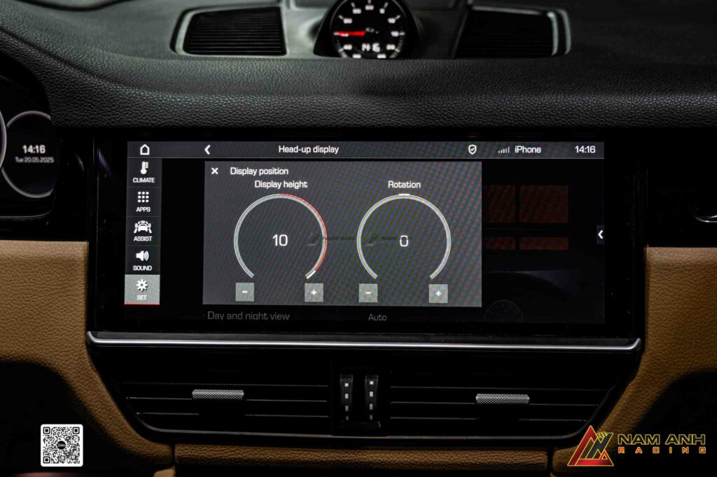 Giao diện hiển thị HUD sắc nét, chống chói, phù hợp với điều kiện ánh sáng thay đổi liên tục