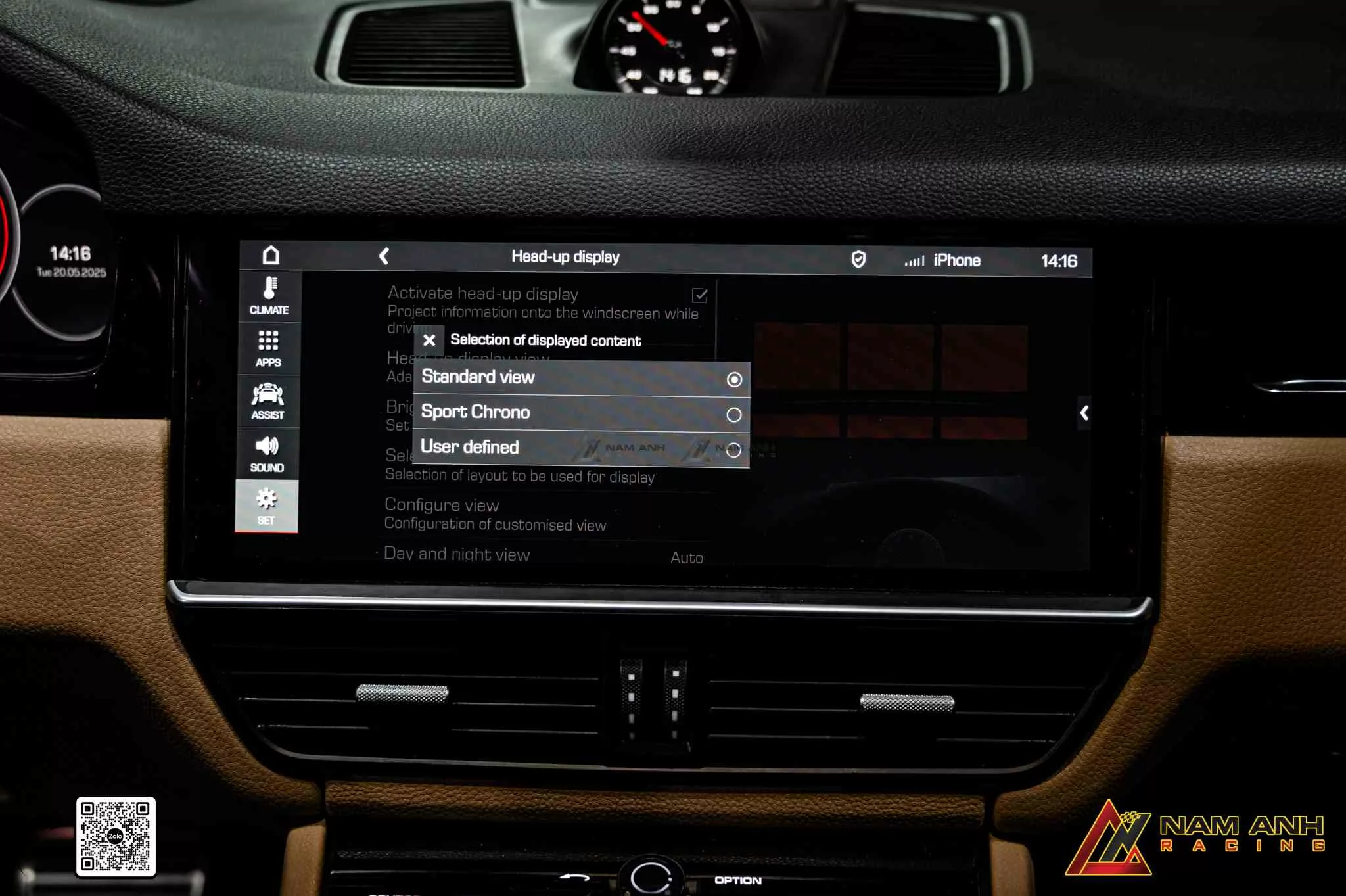 Trang bị HUD giúp khoang lái Cayenne 9Y0 hiện đại và tiện nghi như các bản facelift mới