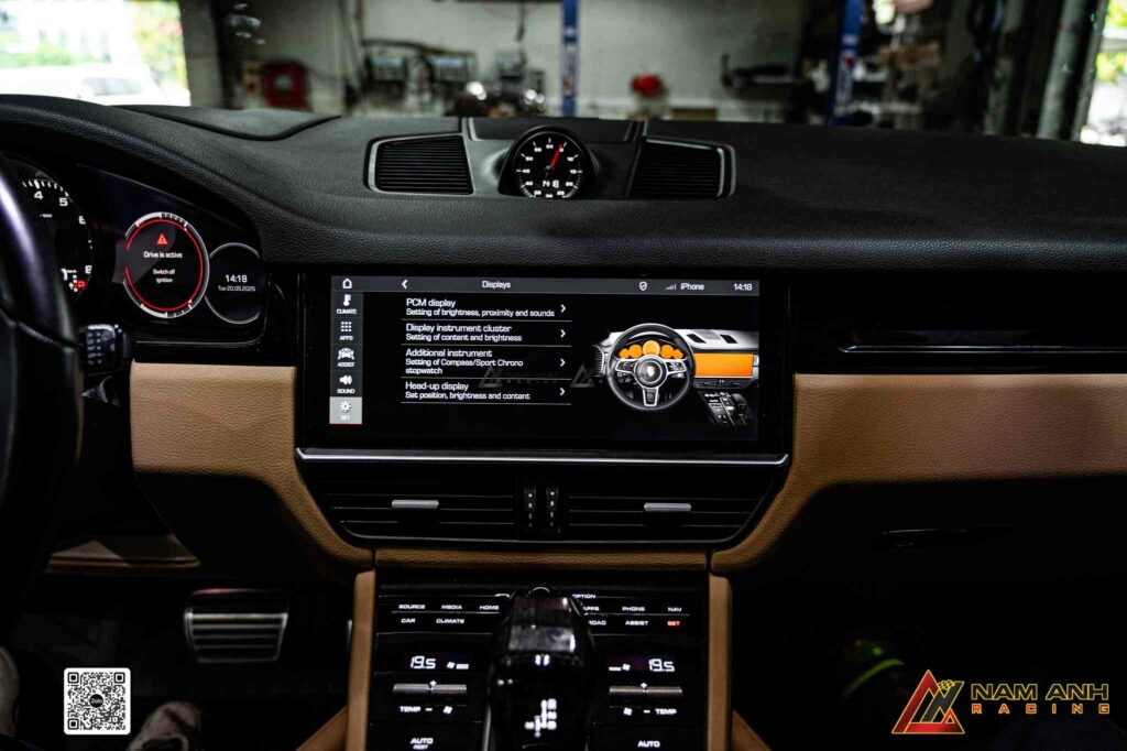 Màn hình HUD chi tiết nhỏ nhưng thay đổi lớn trong trải nghiệm sau vô lăng