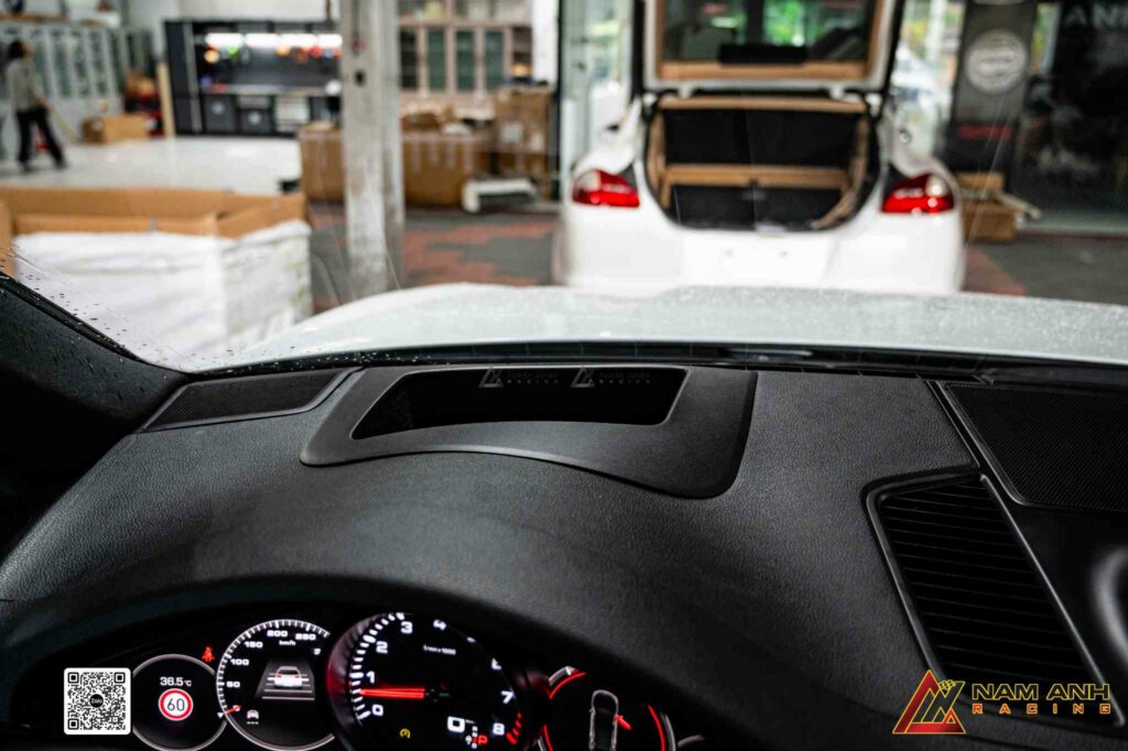 Cayenne 9Y0 thêm HUD, tăng sự kết nối giữa người lái và chiếc xe