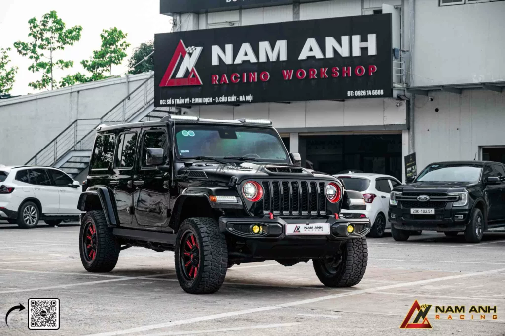 Jeep Wrangler Rubicon nâng cấp nội ngoại thất