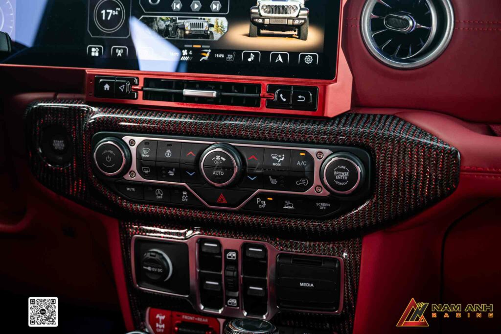 Toàn bộ hệ thống điều khiển được đồng bộ hóa – thao tác nhanh, phản hồi nhạy.

