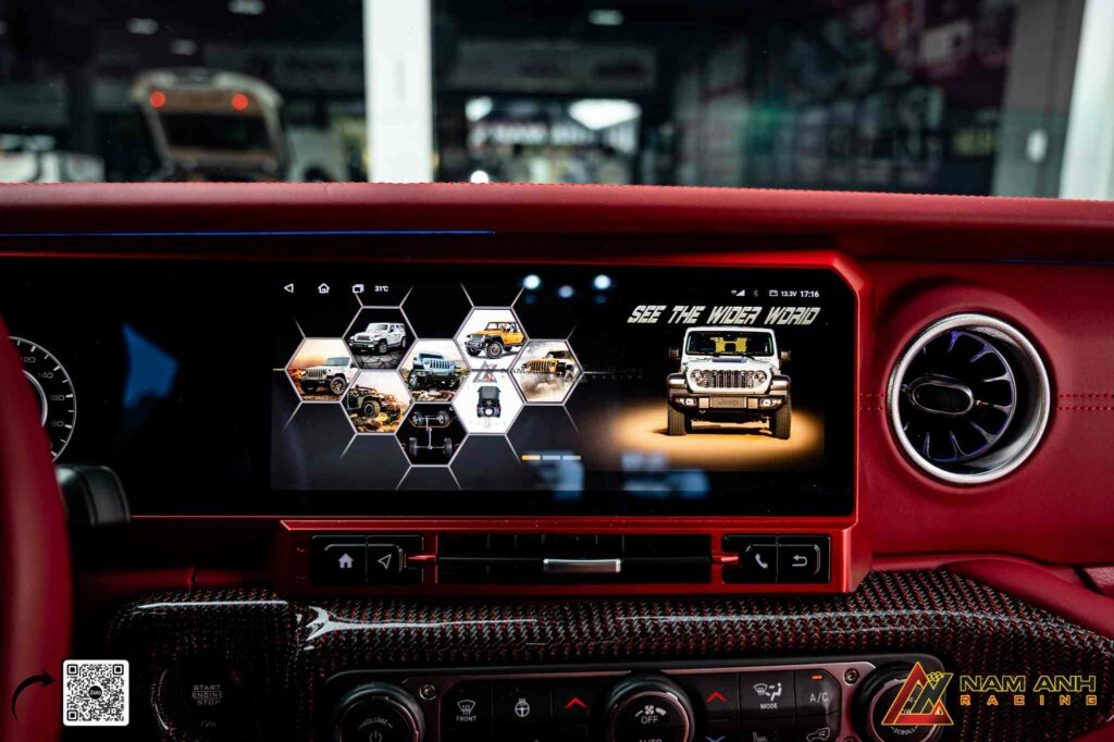 Trang bị màn hình Android trung tâm – giao diện mượt, hỗ trợ đa nhiệm hiệu quả.