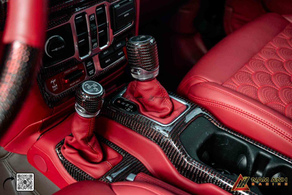 Nội thất nổi bật nhưng không sến – đạt đúng điểm cân bằng giữa cá tính và sang trọng.

