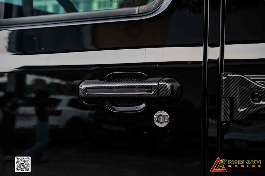 Ngoại thất lên form cứng cáp hơn, từng chi tiết được gia cố và tối ưu công năng.

