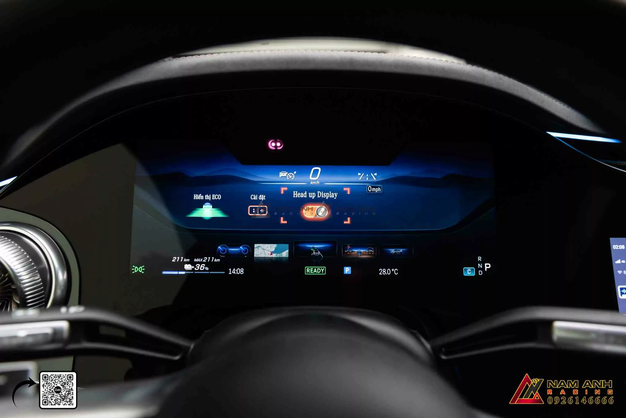 Head-Up Display EQS-Class hiển thị hướng dẫn định vị trực quan
