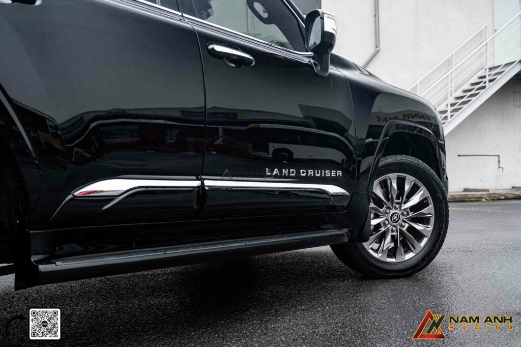 Full bộ bodylip + bệ bước – tăng bề thế, giữ dáng xe liền lạc và đầm chắc hơn