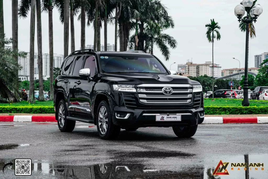 Land Cruiser LC300 bản độ VXR form chuẩn hãng