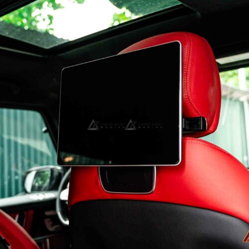 Trải nghiệm đa phương tiện tiện ích cho G-Class với màn hình sau
