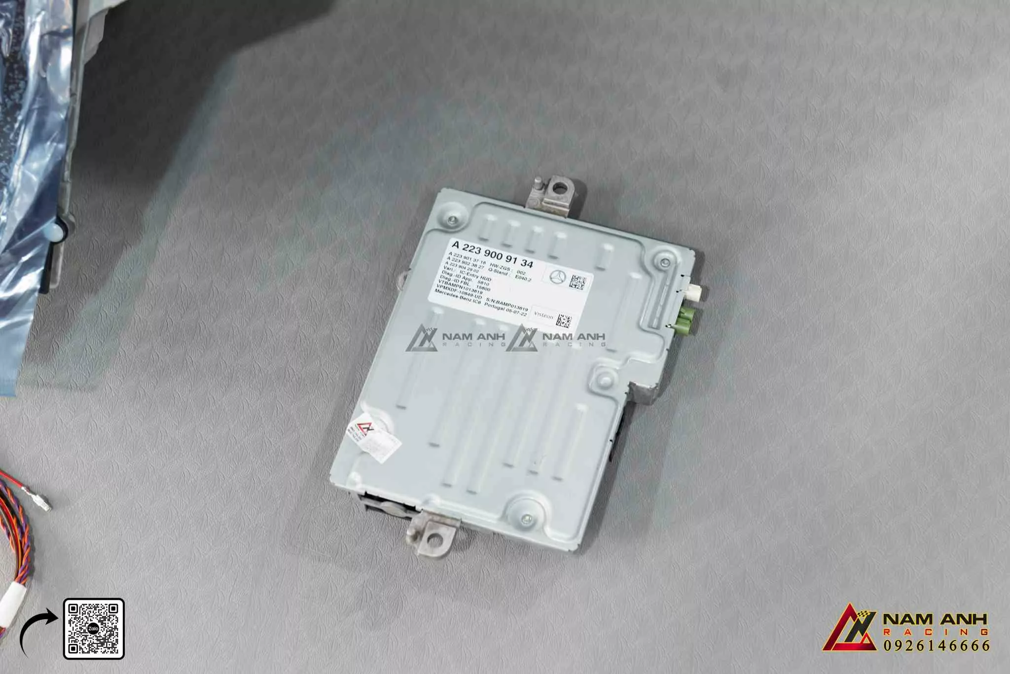 Màn HUD EQS-Class tích hợp thực tế ảo tăng cường (AR)