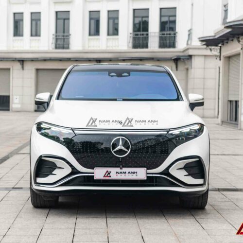 Giao diện HUD sắc nét, hiển thị thông tin ngay trên kính lái EQS