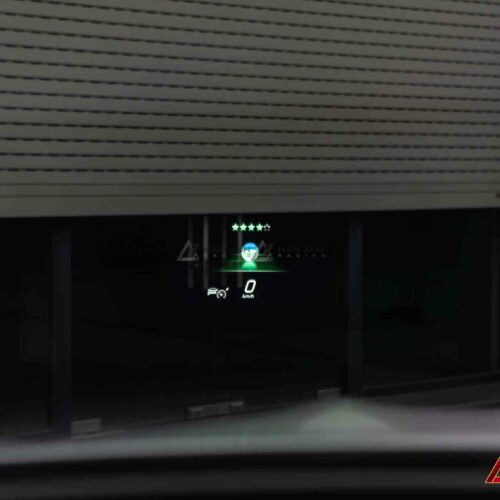 Head-Up Display đồng bộ cùng hệ thống Driving Assist EQS