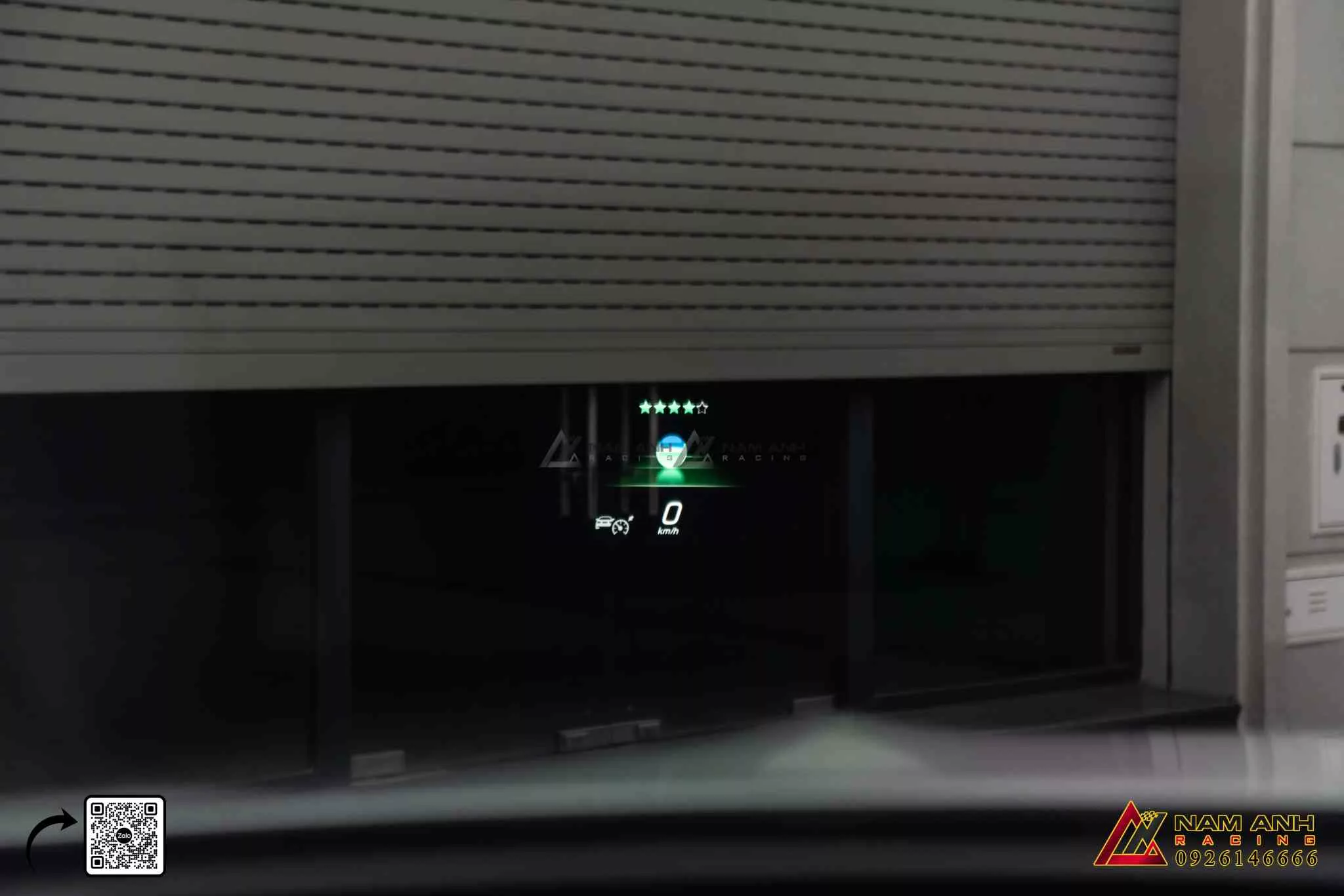 Head-Up Display đồng bộ cùng hệ thống Driving Assist EQS