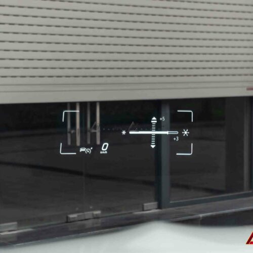 Truyền tải thông tin tức thì bằng Head-Up Display EQS