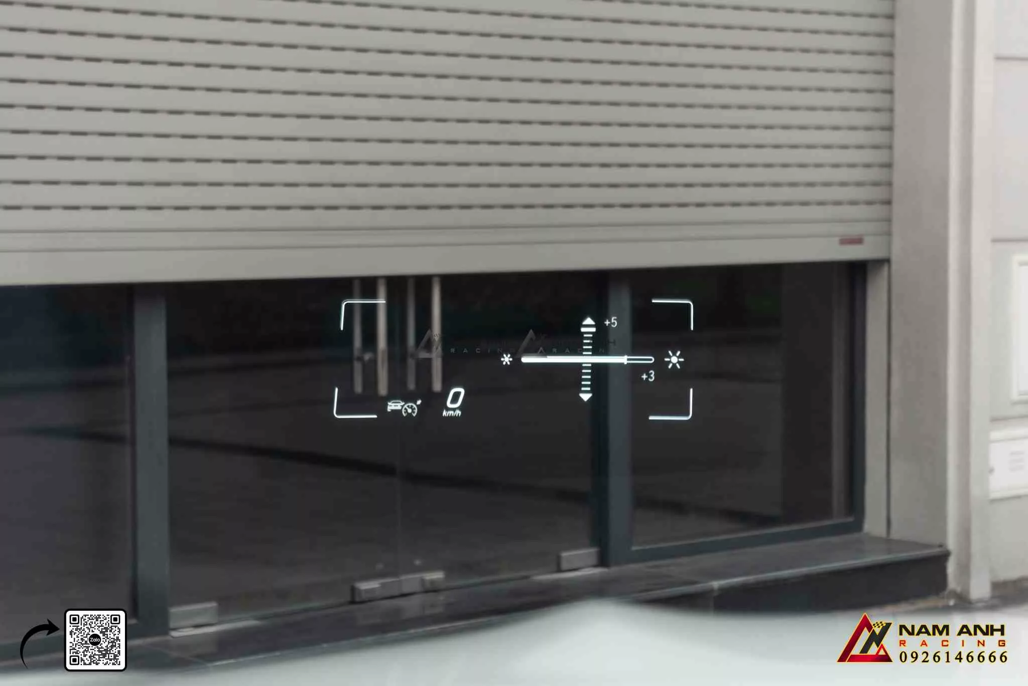 Truyền tải thông tin tức thì bằng Head-Up Display EQS