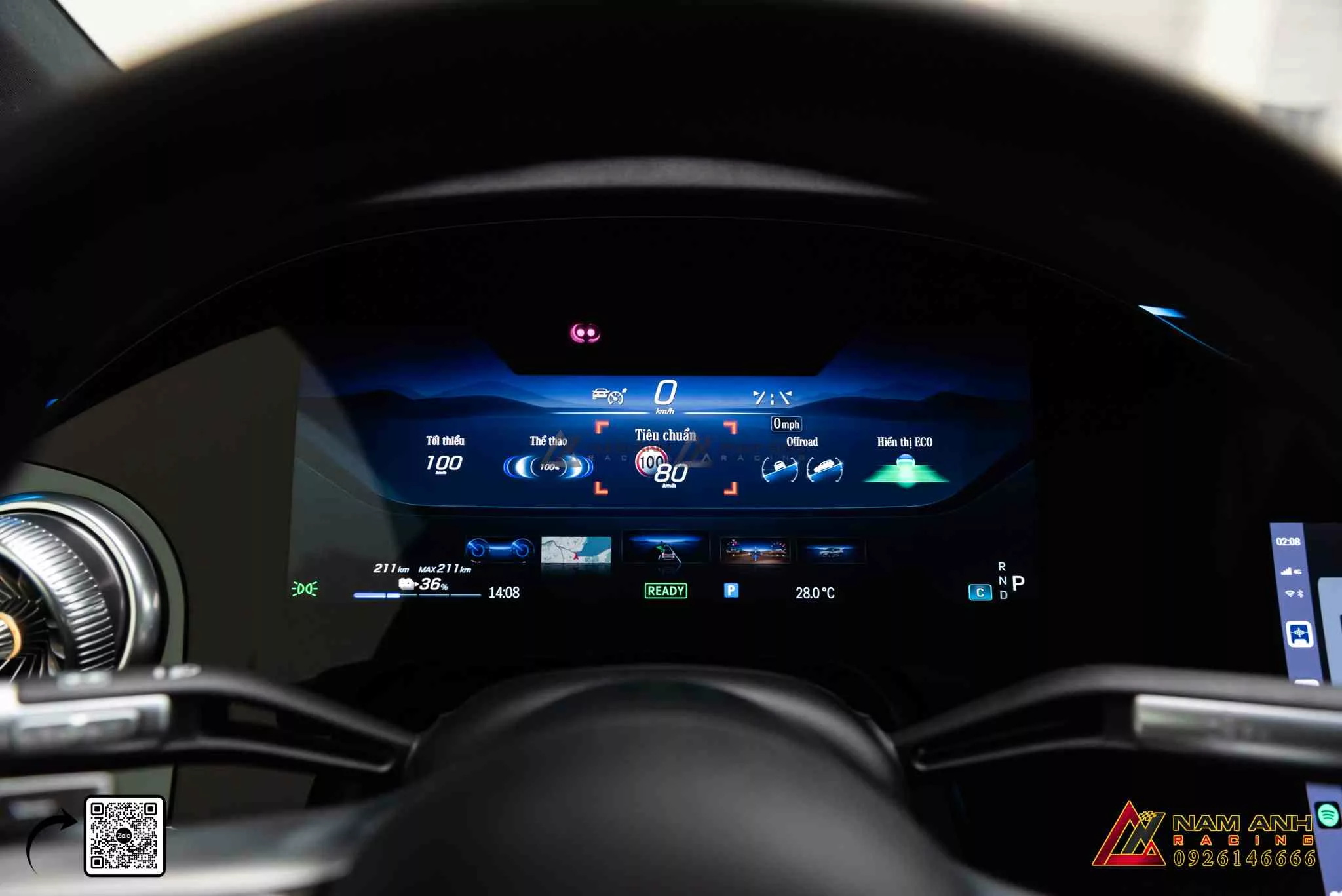 Màn hình HUD cao cấp, đồng bộ hệ thống lái của EQS-Class