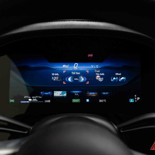 Màn hình HUD EQS giảm thiểu xao nhãng khi lái xe