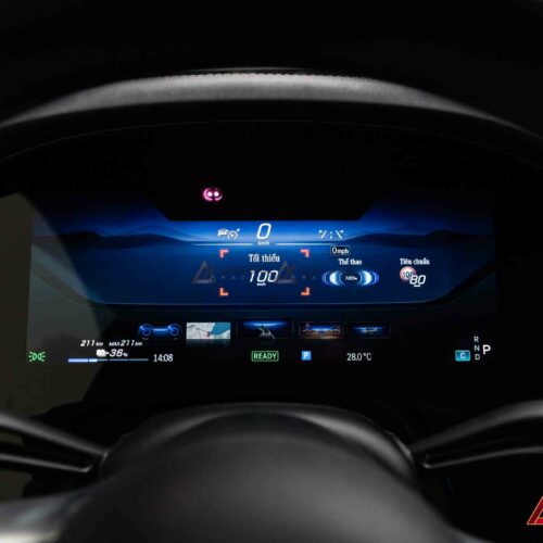 Tích hợp HUD thông minh trong khoang lái EQS-Class