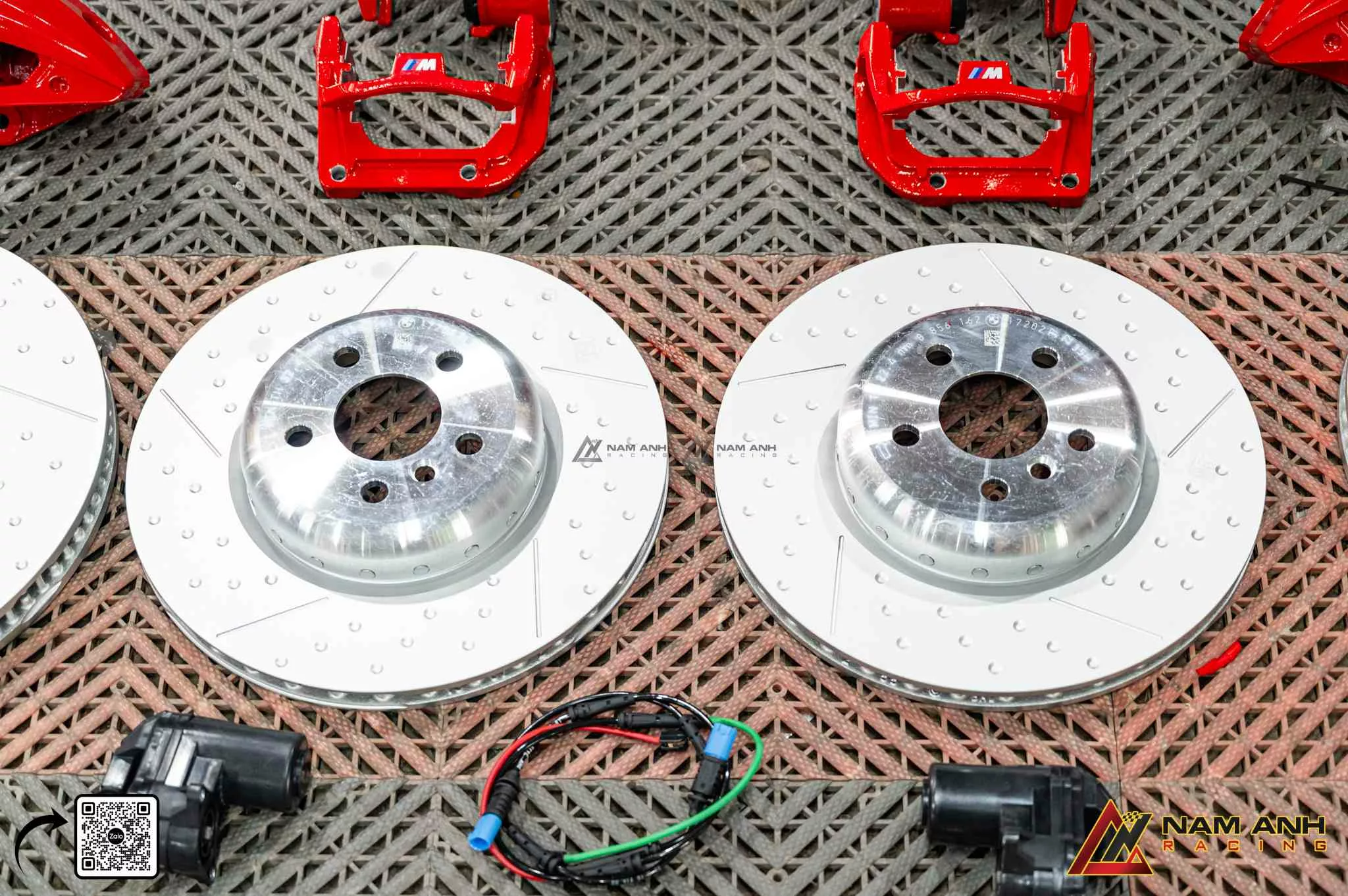 Từng chi tiết của bộ phanh M Performance đều được thiết kế đồng bộ với triết lý hiệu năng của BMW.