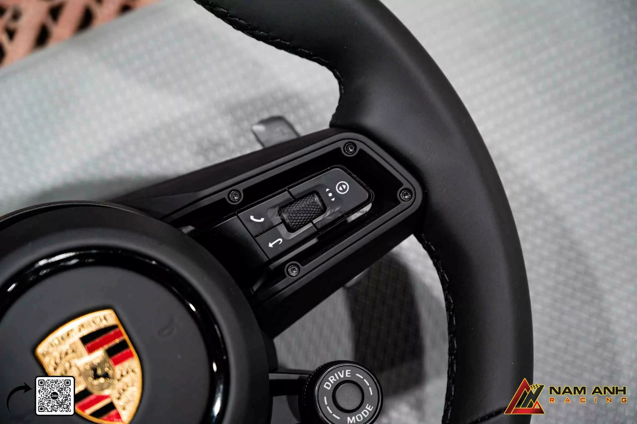 Cấu trúc khớp vô lăng Macan 2024 tương thích hoàn toàn với đời 15–20, không cần chế tác.