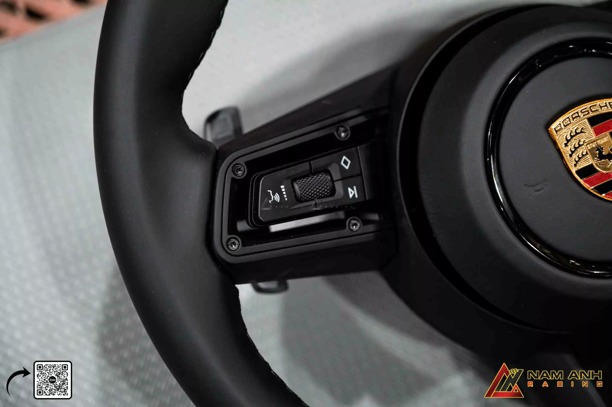 Vô lăng Macan 2024 – nâng cấp đúng chuẩn cho Macan 2015–2020, giữ nguyên hệ thống điện và túi khí.