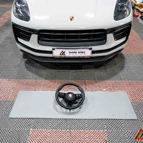 Viền vô lăng tinh chỉnh bo mỏng – cho cảm giác lái linh hoạt và chính xác hơn.