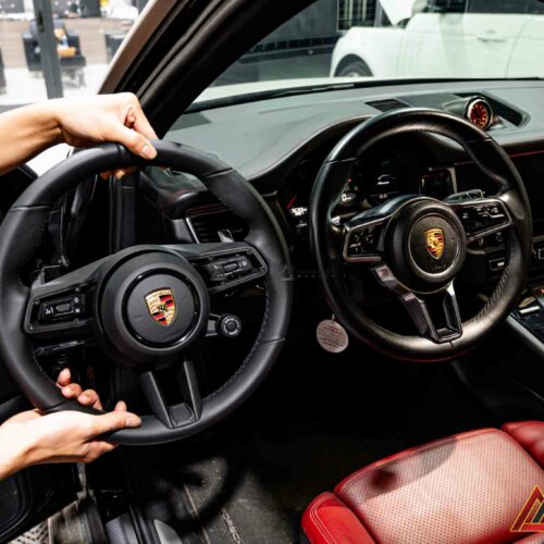 Độ vô lăng Macan 2024 cho Macan 15–20 – thi công trực tiếp tại Nam Anh Racing, đúng kỹ thuật, không lỗi hệ thống.