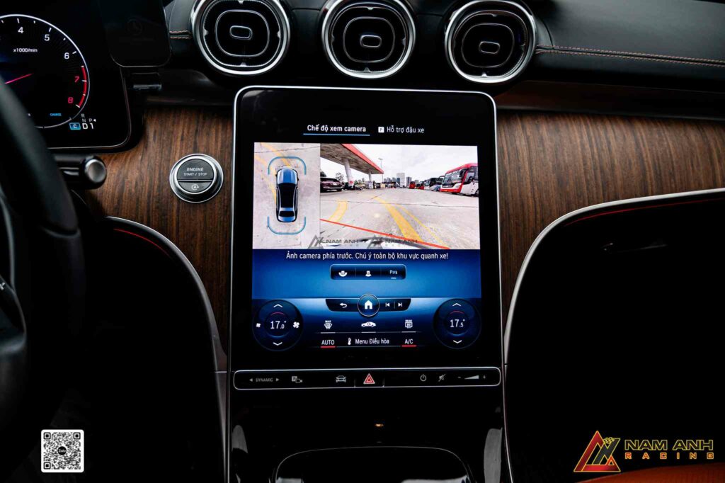 Hình ảnh 3D trực quan hiển thị trên màn hình trung tâm C200 2025 