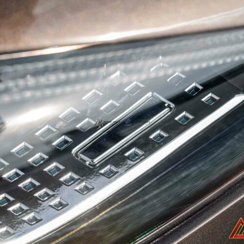 Mặt trước W223 mang lại diện mạo mới cho W221