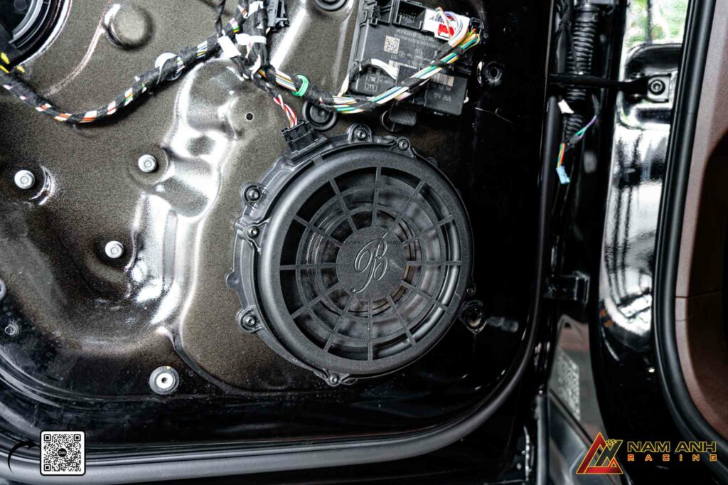 Nam Anh Racing tối ưu bố trí loa Burmester chuẩn âm học Porsche

