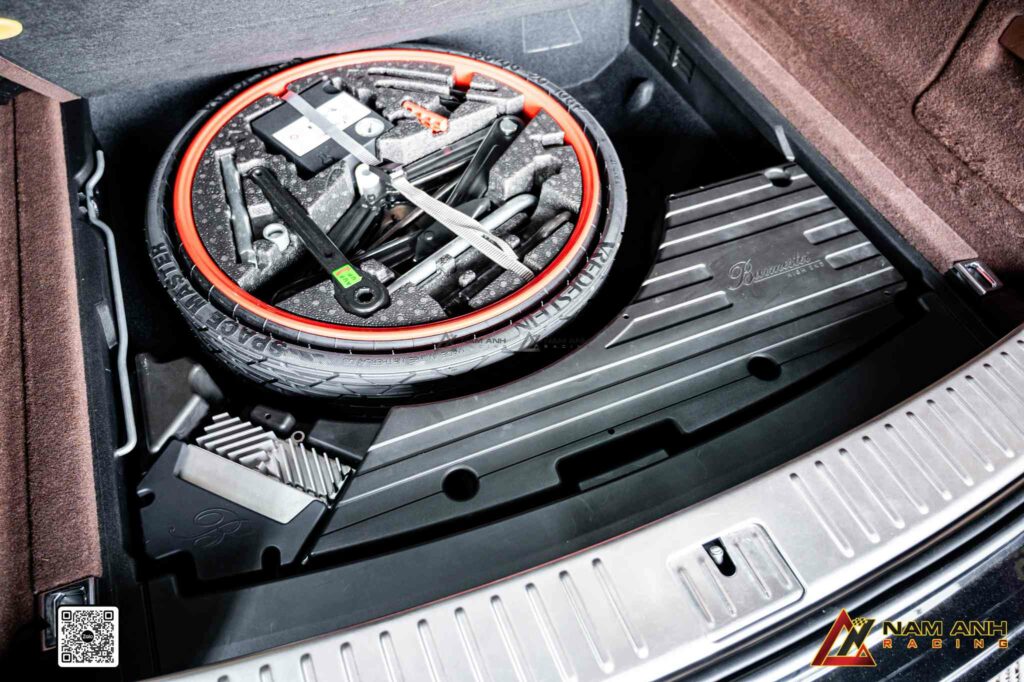 Lắp loa Burmester chính hãng, đầy đủ tem và chứng nhận chất lượng