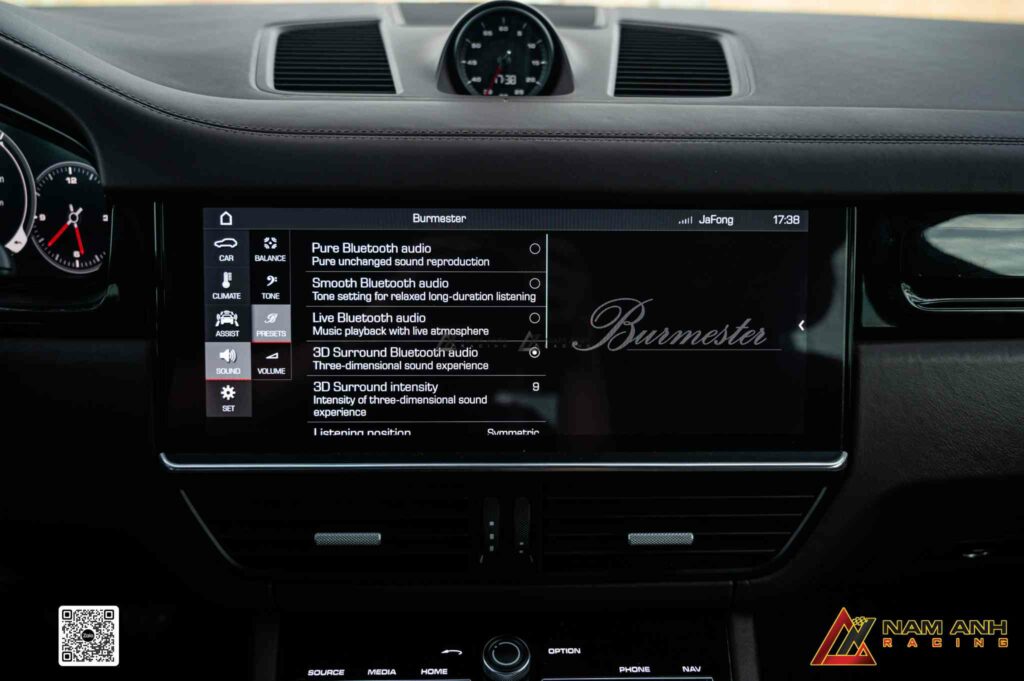 Âm thanh Burmester rõ nét, cân bằng giúp thư giãn tối đa khi lái Cayenne

