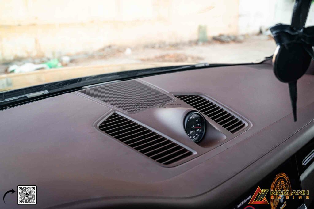 21 loa bố trí chiến lược khắp khoang xe, tạo hiệu ứng âm thanh vòm sống động

