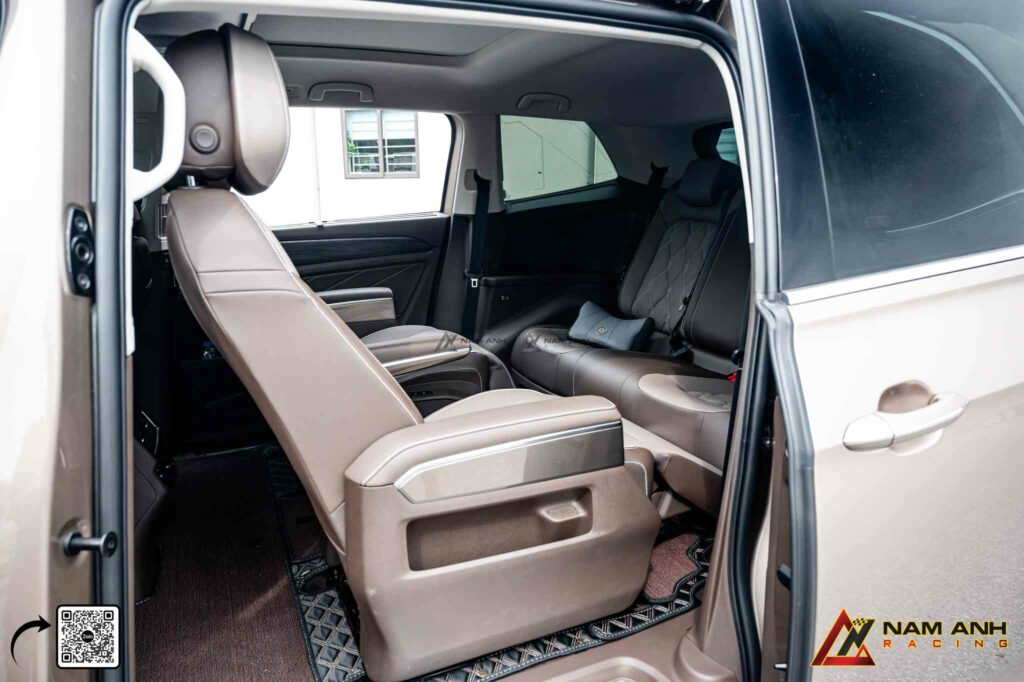 Tính năng xoay linh hoạt giúp hành khách kết nối và tương tác dễ dàng

