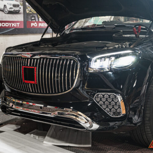 Ốp nẹp chrome Maybach là một trong những chi tiết nổi bật nhất trong bộ bodykit