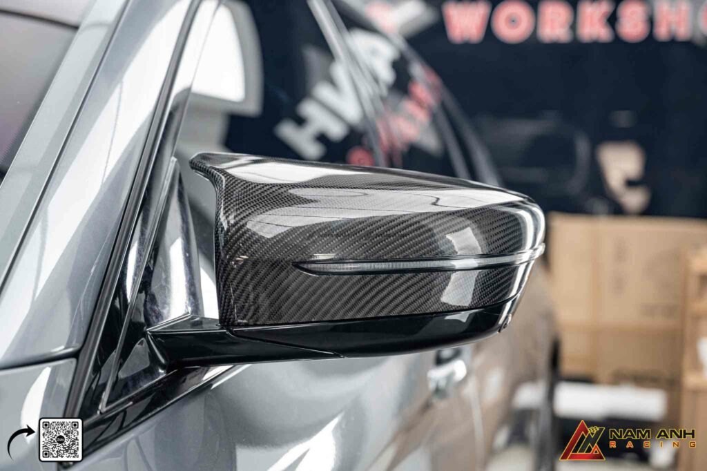 Cảnh báo điểm mù hỗ trợ quan sát an toàn, giảm nguy cơ va chạm khi chuyển làn