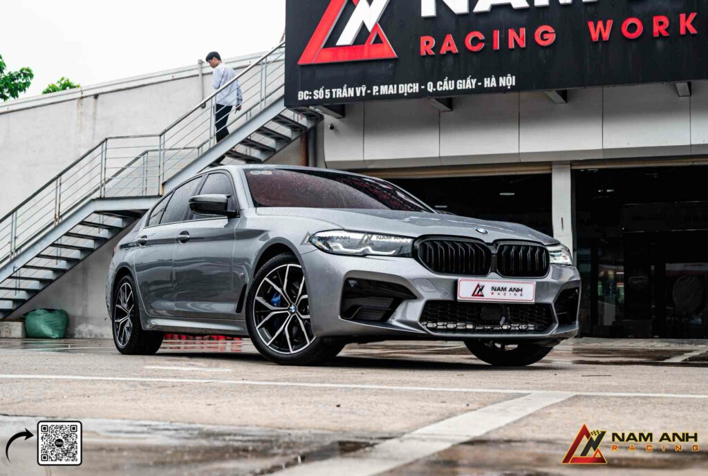 Nam Anh Racing chuyên gia nâng cấp BMW với bodykit M5 chuẩn form, hoàn thiện sắc nét đến từng chi tiết.