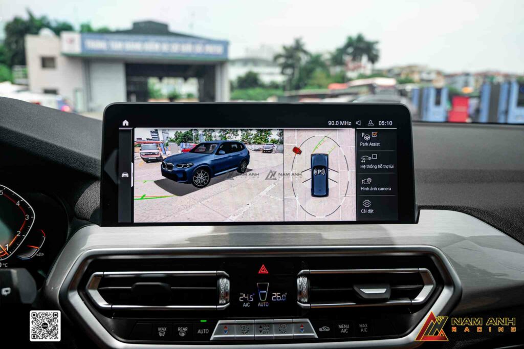 Quan sát toàn cảnh 360 độ quanh xe BMW X3 G01 LCI, đảm bảo an toàn khi di chuyển và đỗ xe.