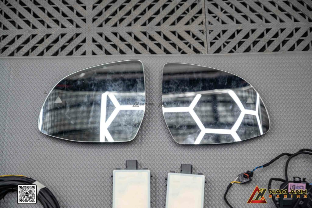 Nam Anh Racing tiên phong trong lĩnh vực nâng cấp phần mềm và hệ thống điện tử xe sang.