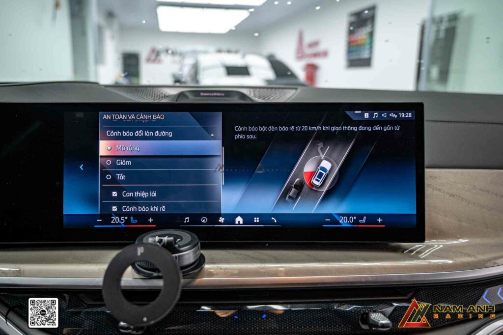 Linh kiện OEM giúp hệ thống cảnh báo điểm mù BMW X7 G07 LCI hoạt động chính xác và bền bỉ hơn.