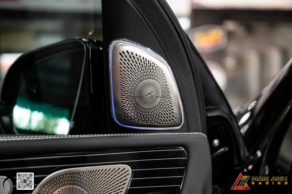 Hệ thống điều hòa tự động đa vùng Maybach mang lại không gian mát lạnh dễ chịu.