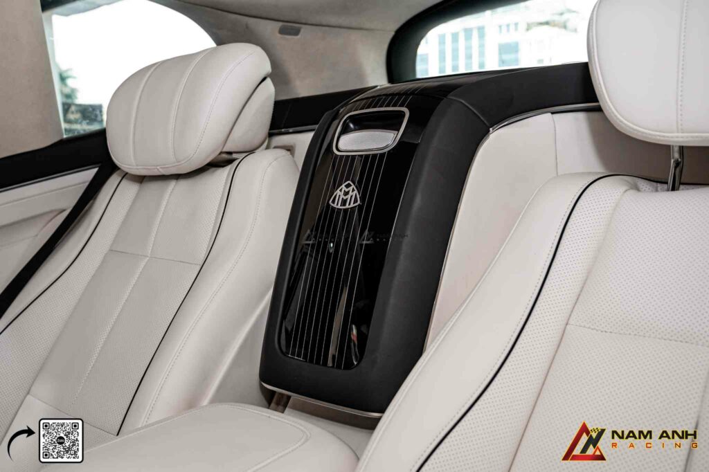 Tủ lạnh mini Maybach giữ đồ uống ở nhiệt độ lý tưởng suốt hành trình.