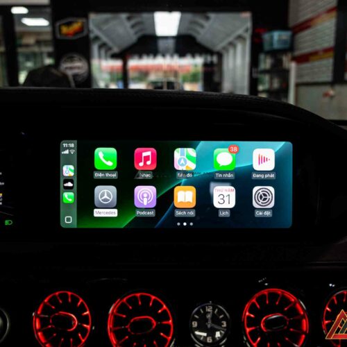 Màn hình giải trí trung tâm nâng cấp, hiển thị sắc nét và thao tác cảm ứng mượt mà.