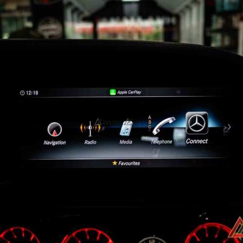 Màn hình trung tâm Maybach – điểm chạm tinh tế, đậm chất thượng lưu.