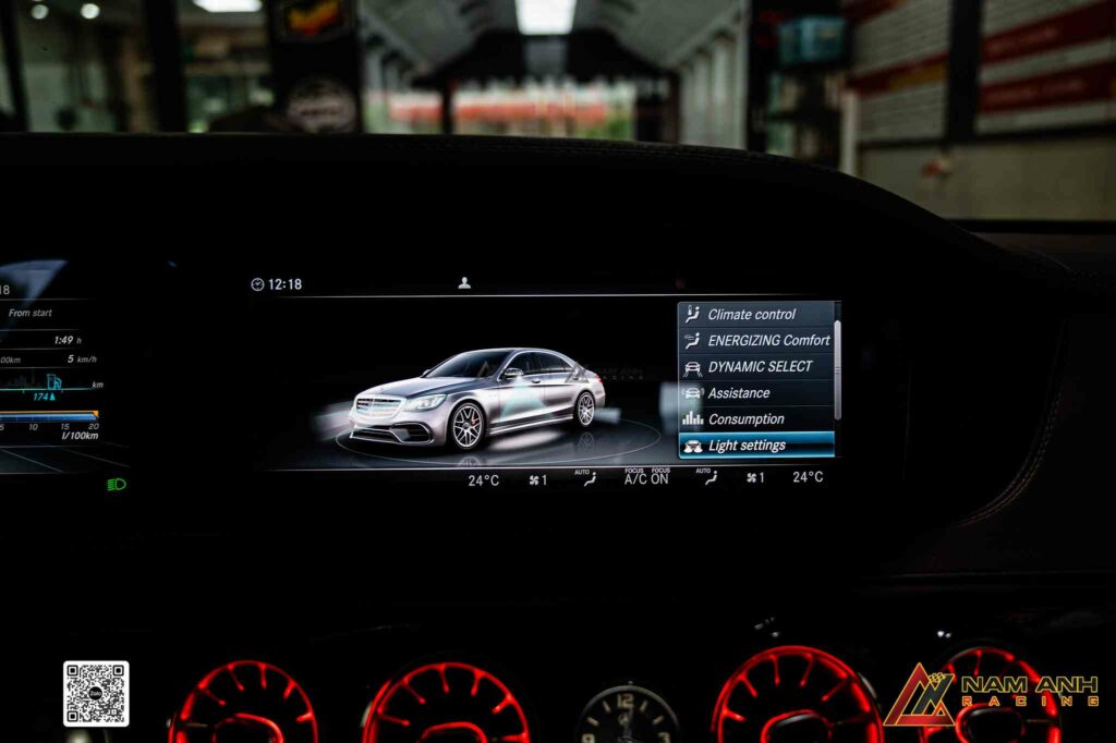 Màn hình giải trí S450 facelift – chuẩn sang trọng cho khoang lái S400.